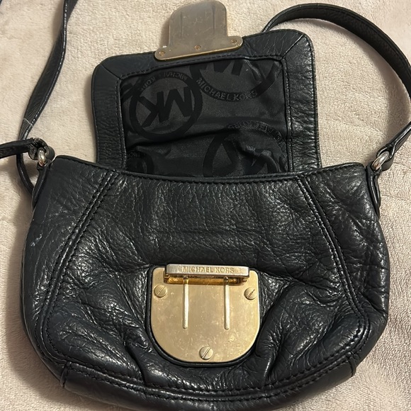 Michael Kors black charleton cross body bag - Picture 6 of 7